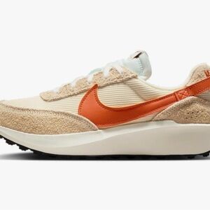 Nike Women's waffle debut vintage